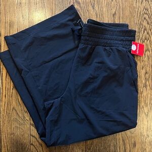 New With Tags NWT SPANX Lightweight Black Cropped Wide Leg Pants PETITE Medium